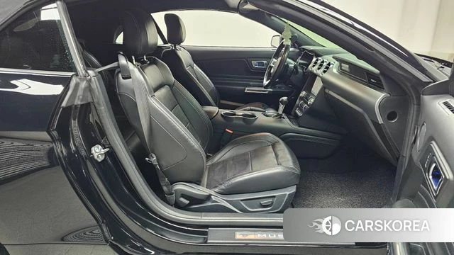 Ford Mustang 2022 Черный из Кореи, фото 2