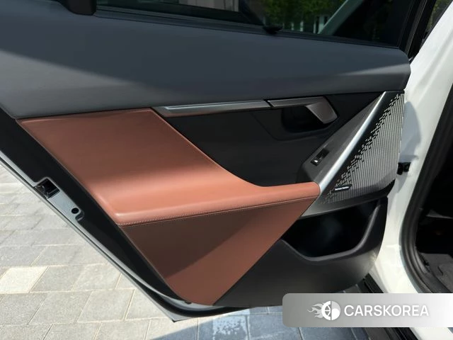 BMW i5 (G60) 2024 Белый из Кореи, фото 2