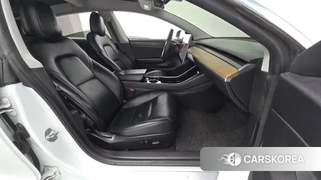 Tesla Model 3 2020 Белый из Кореи, фото 2