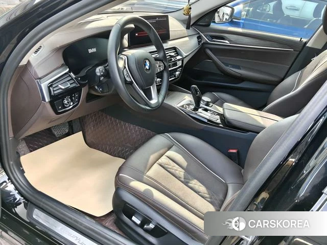 BMW 5 series 2023 Черный из Китая, фото 2