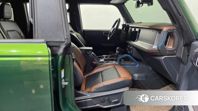 Ford Bronco 6th Generation 2023 Темно-зеленый из Кореи, фото 2