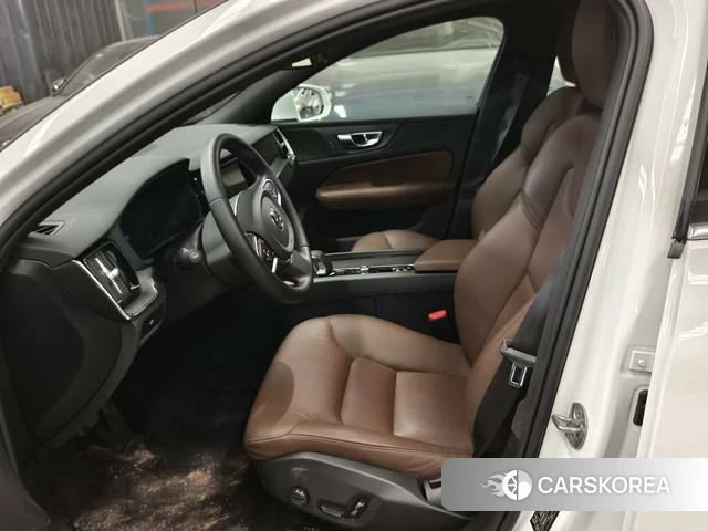 Volvo S60 2025 Белый из Китая, фото 2