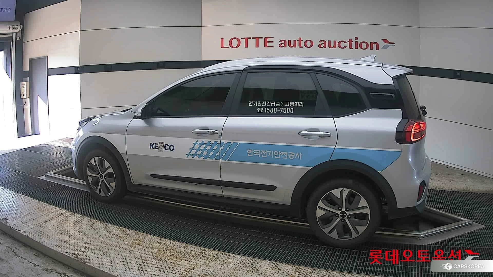 Kia Niro Plus 2023 Sparkling Silver из Кореи, фото 2