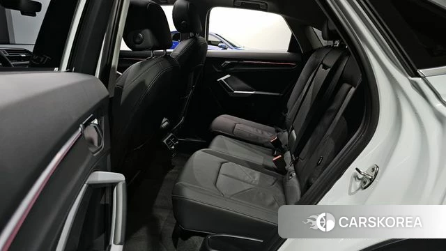 Audi Q3 (F3) 2020 Белый из Кореи, фото 2