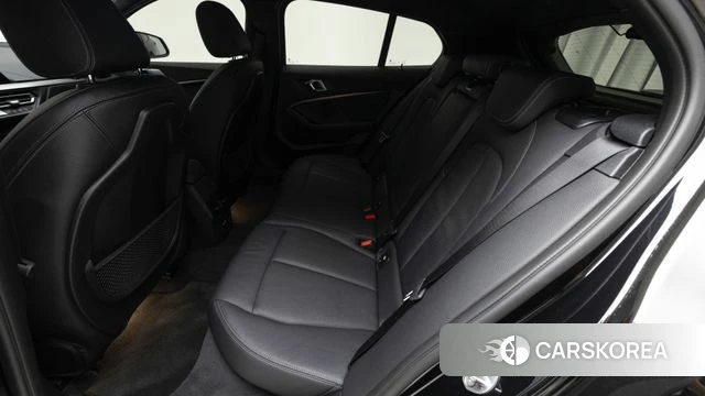 BMW 1 Series (F40) 2022 Черный из Кореи, фото 2