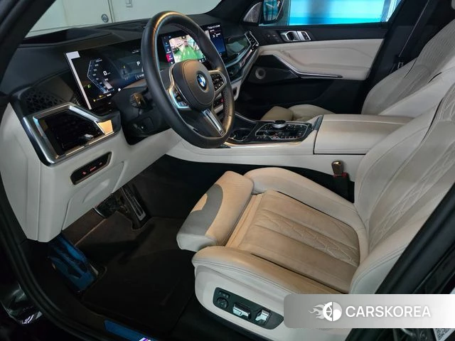 BMW X7 (G07) 2025 Черный из Кореи, фото 2