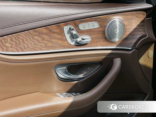 Mercedes-Benz E-class 2022 Черный из Китая, фото 2