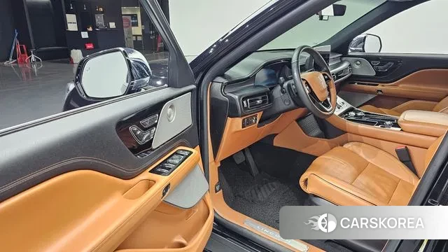 Lincoln Aviator 2nd generation 2021 Черный из Кореи, фото 2