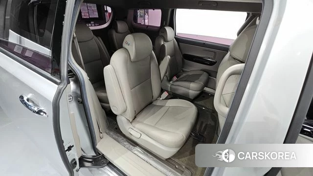 Kia The New Carnival 2019 Серебряный из Кореи, фото 2