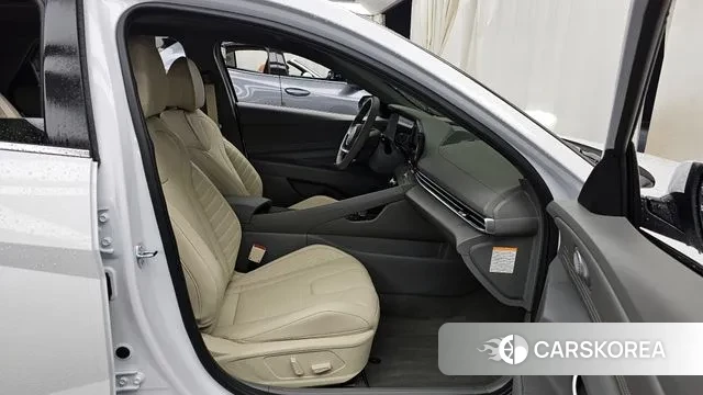 Hyundai The New Avante Hybrid (CN7) 2025 Белый из Кореи, фото 2