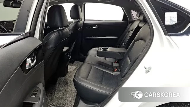 Kia The New K3 2nd generation 2023 Белый из Кореи, фото 2