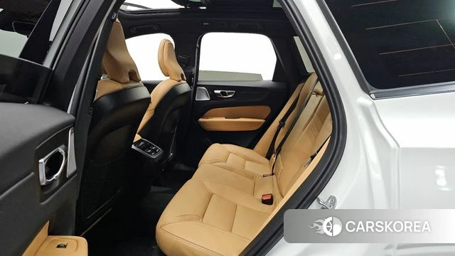 Volvo XC60 second Generation 2025 Белый из Кореи, фото 2