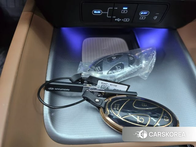 Hyundai Grandeur Hybrid (GN7) 2024 Белый из Кореи, фото 2