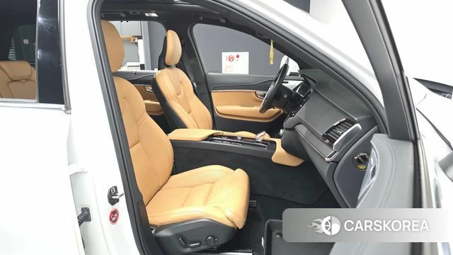 Volvo XC90 second Generation 2021 Белый из Кореи, фото 2