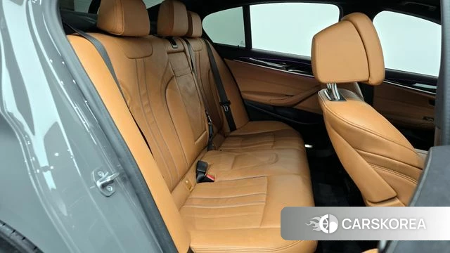 BMW 5 Series (G30) 2021 Серый из Кореи, фото 2