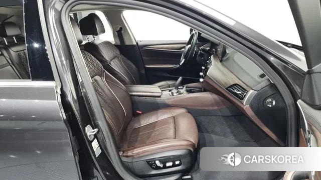 BMW 5 Series (G30) 2019 Серый из Кореи, фото 2