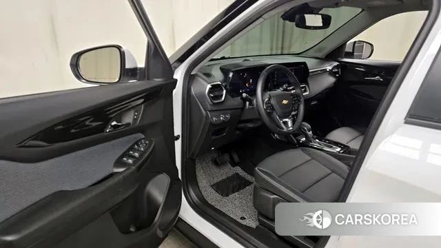 Chevrolet (GM Daewoo) The New Trail Blazer 2023 Белый из Кореи, фото 2