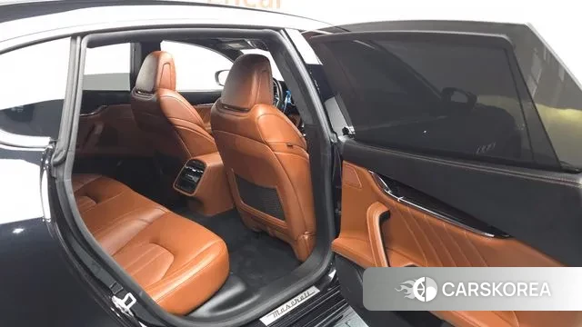 Maserati Quattroporte 2019 Черный из Кореи, фото 2