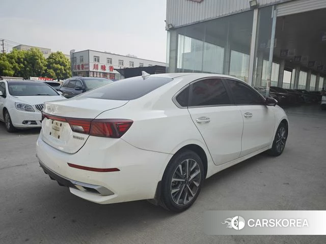 Kia K3 2022 Белый из Китая, фото 2