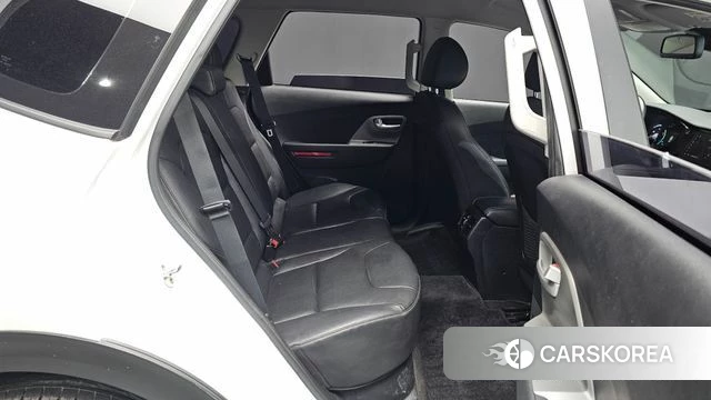 Kia Niro Plus 2022 Белый из Кореи, фото 2