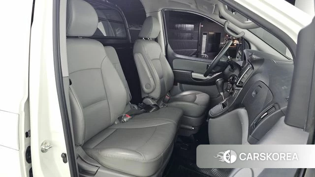 Hyundai The New Grand Starex 2019 Белый из Кореи, фото 2