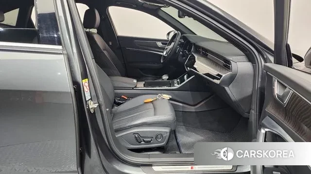 Audi A6 (C8) 2023 Серый из Кореи, фото 2