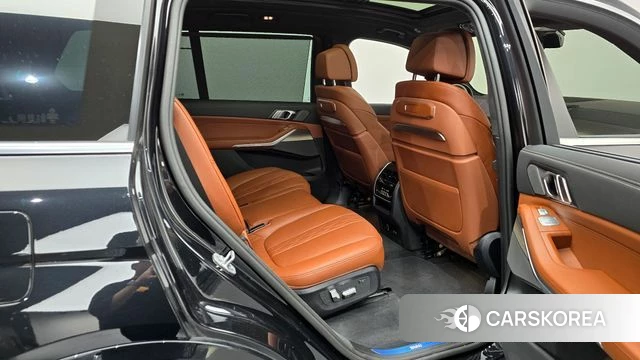 BMW X7 (G07) 2025 Черный из Кореи, фото 2