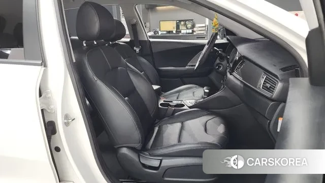 Kia Niro 2018 Белый из Кореи, фото 2
