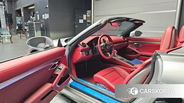 Porsche 718 Boxster 2024 Серебряный из Кореи, фото 2