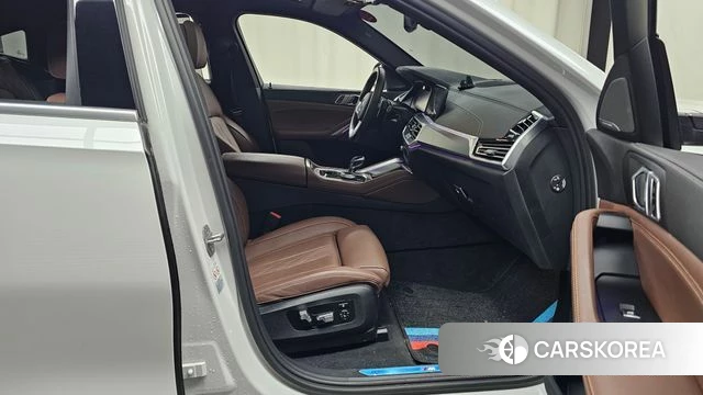 BMW X6 (G06) 2023 Белый из Кореи, фото 2