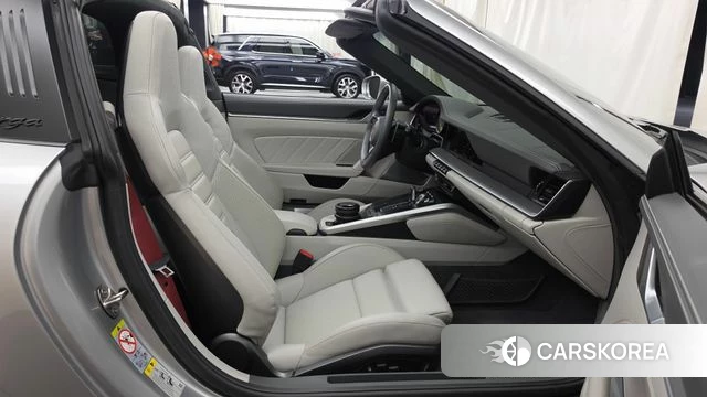 Porsche 911(992) 2024 Серебряный из Кореи, фото 2