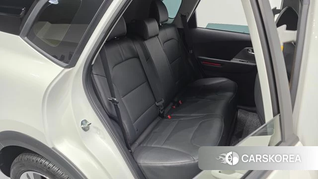 Kia Niro Plus 2023 Белый из Кореи, фото 2
