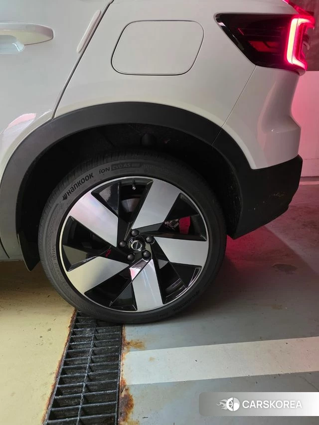 Volvo C40 Richards 2023 Белый из Кореи, фото 2