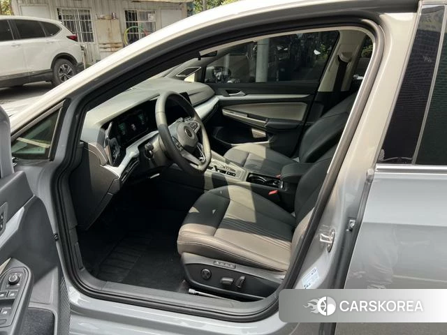 Volkswagen Golf 2025 Серебристо-серый из Китая, фото 2