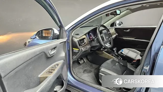 Kia Stonic 2018 Синий из Кореи, фото 2