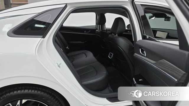 Kia The New K5 3rd generation 2024 Белый из Кореи, фото 2