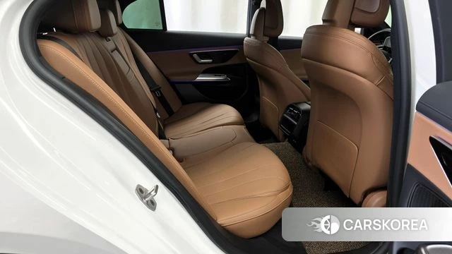Mercedes-Benz E-Class W214 2025 Белый из Кореи, фото 2