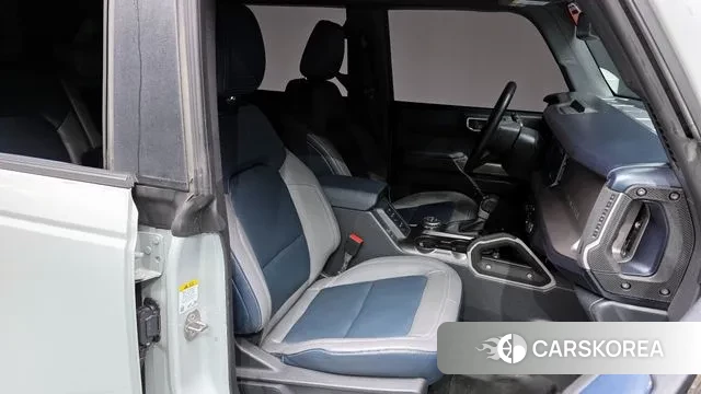 Ford Bronco 6th Generation 2023 Цвет галактики из Кореи, фото 2