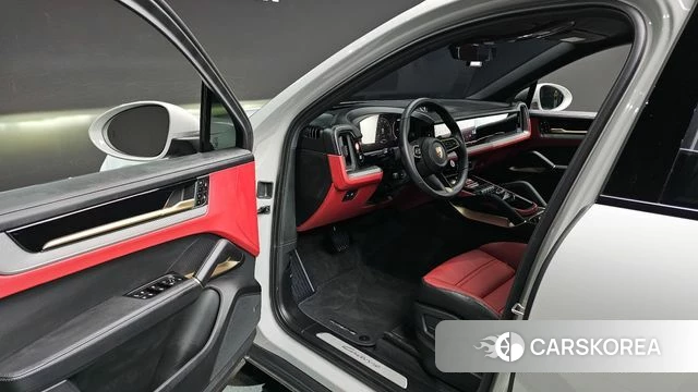 Porsche Cayenne (PO536) 2025 Жемчужный цвет из Кореи, фото 2