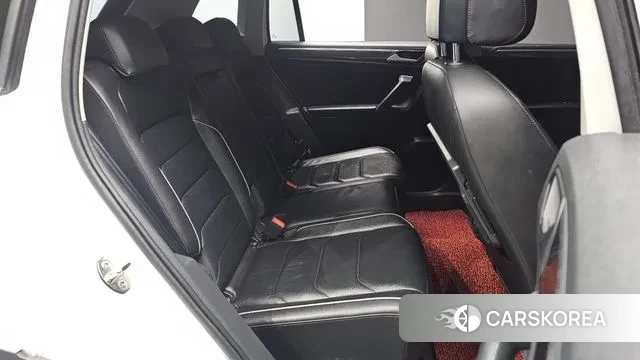 Volkswagen Tiguan second Generation 2020 Белый из Кореи, фото 2