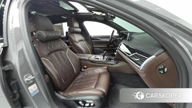 BMW 7 Series (G11) 2021 Серебристо-серый из Кореи, фото 2