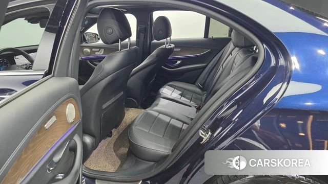 Mercedes-Benz E-Class W213 2021 Синий из Кореи, фото 2