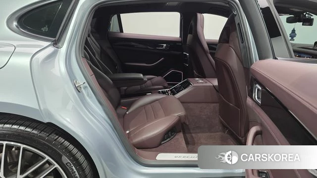 Porsche Panamera (971) 2021 Серебряный из Кореи, фото 2