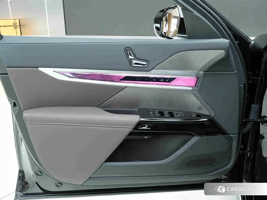 BMW 7 series 2026 Черный из Китая, фото 2