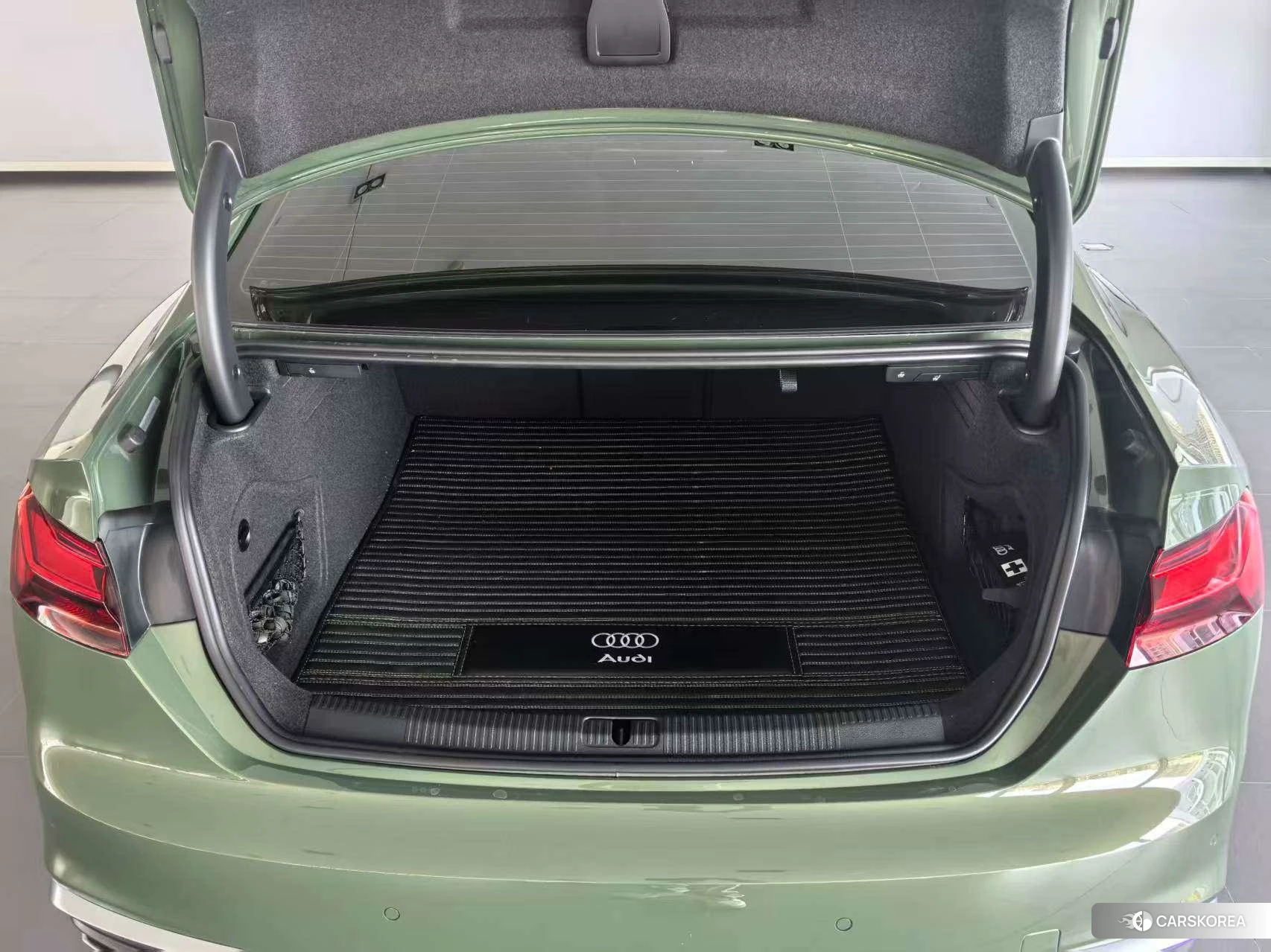 Audi A5 2021 Зеленый из Китая, фото 2