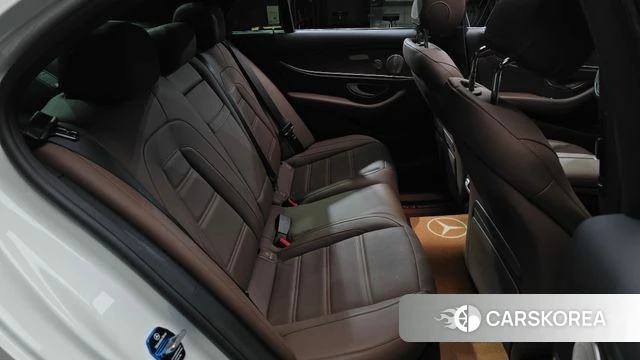 Mercedes-Benz E-Class W213 2021 Белый из Кореи, фото 2