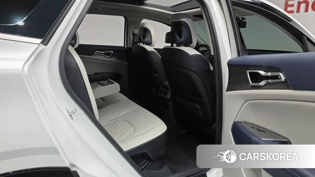 Kia Sportage 5th Generation Hybrid 2022 Белый из Кореи, фото 2