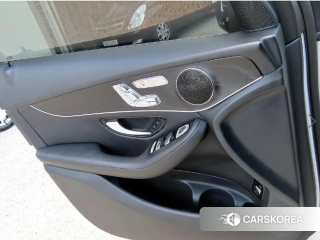 Mercedes-Benz GLC-Class X253 2019 Белый из Кореи, фото 2