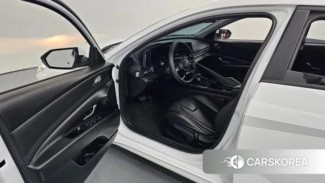 Hyundai Avante Hybrid (CN7) 2022 Белый из Кореи, фото 2