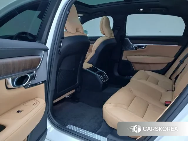 Volvo S90 2024 Белый из Кореи, фото 2